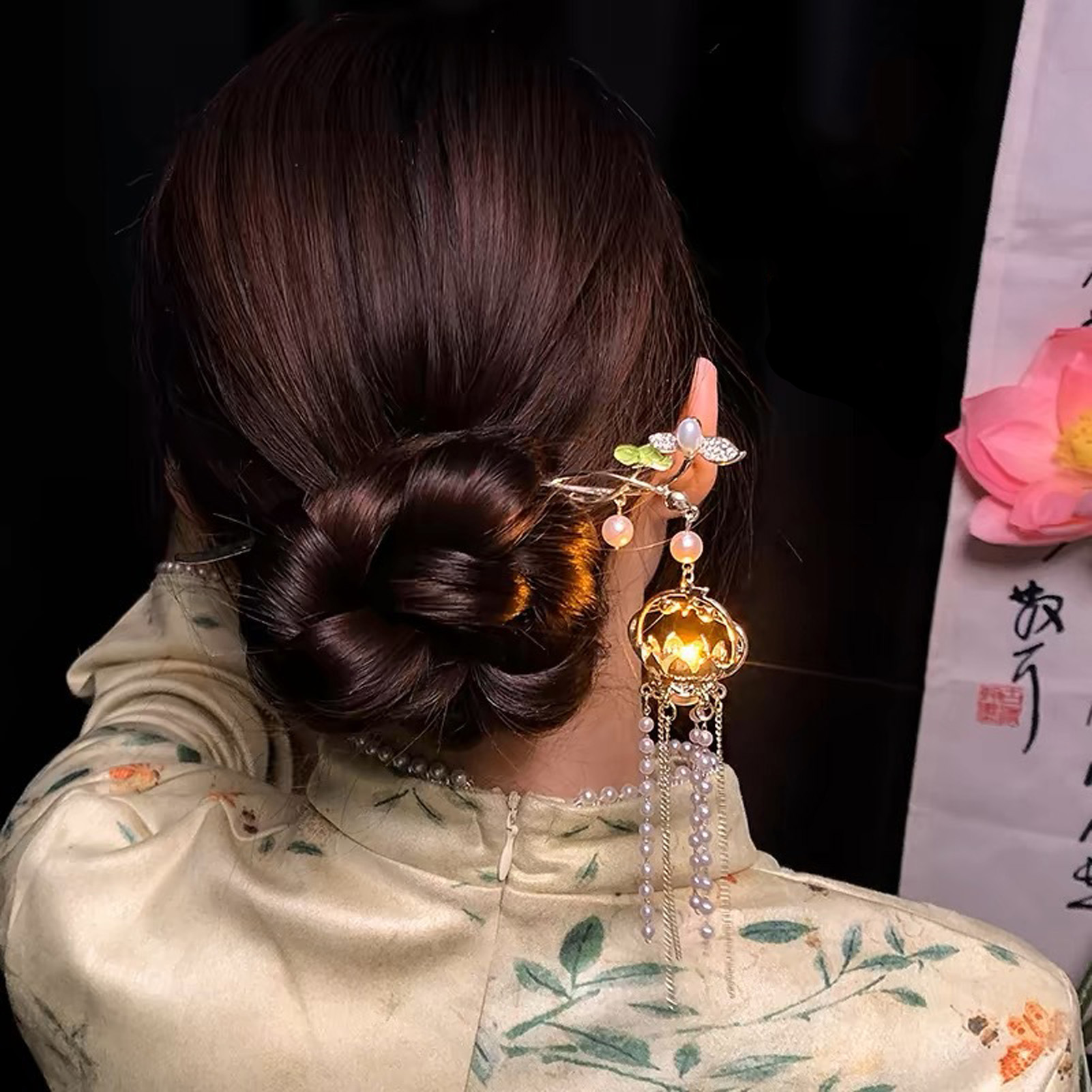 発光花ヘアピン絶妙な蓮の花のタッセルヘアスティックエレガント - Women Fashion Hub のレビューと価格