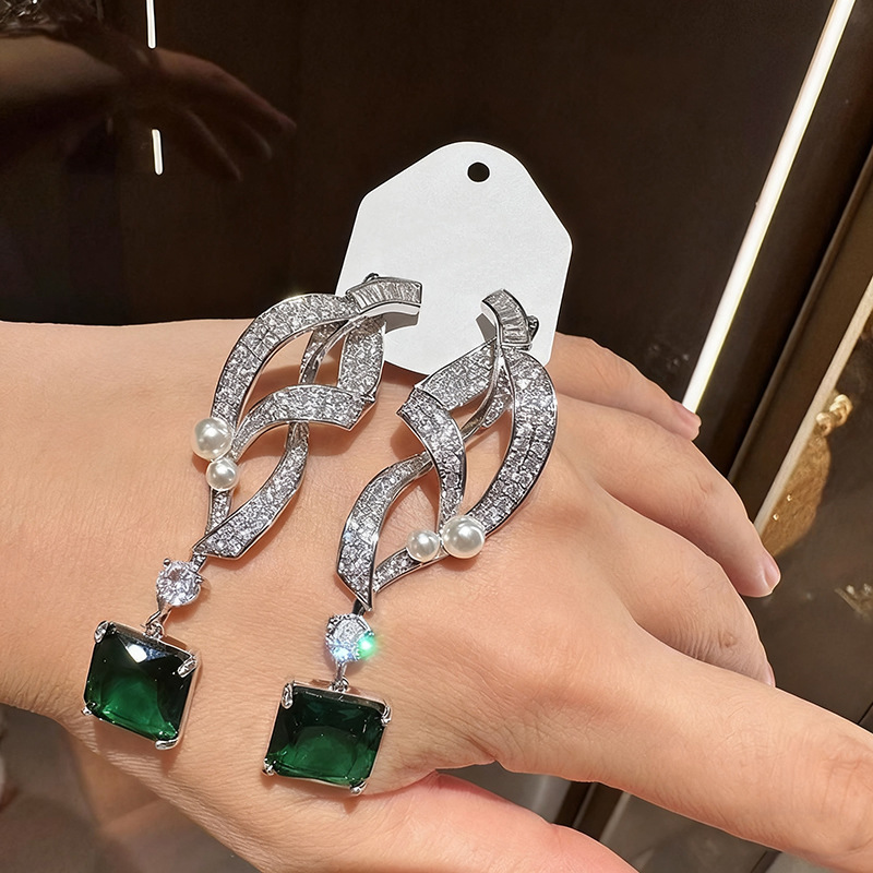 レトロな高級エメラルドスクエアダイヤモンドイヤリング、ファッ - Women'S Fashion Magazine のレビューと価格